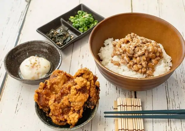 【自家製】鶏唐納豆かけご飯【Original】Fried chicken natto over rice